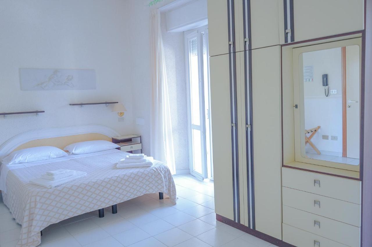 Hotel Continental Католика Екстериор снимка