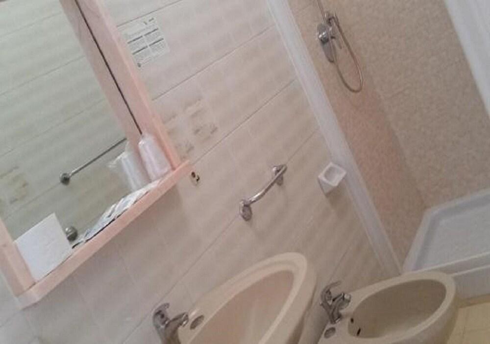 Hotel Continental Католика Екстериор снимка