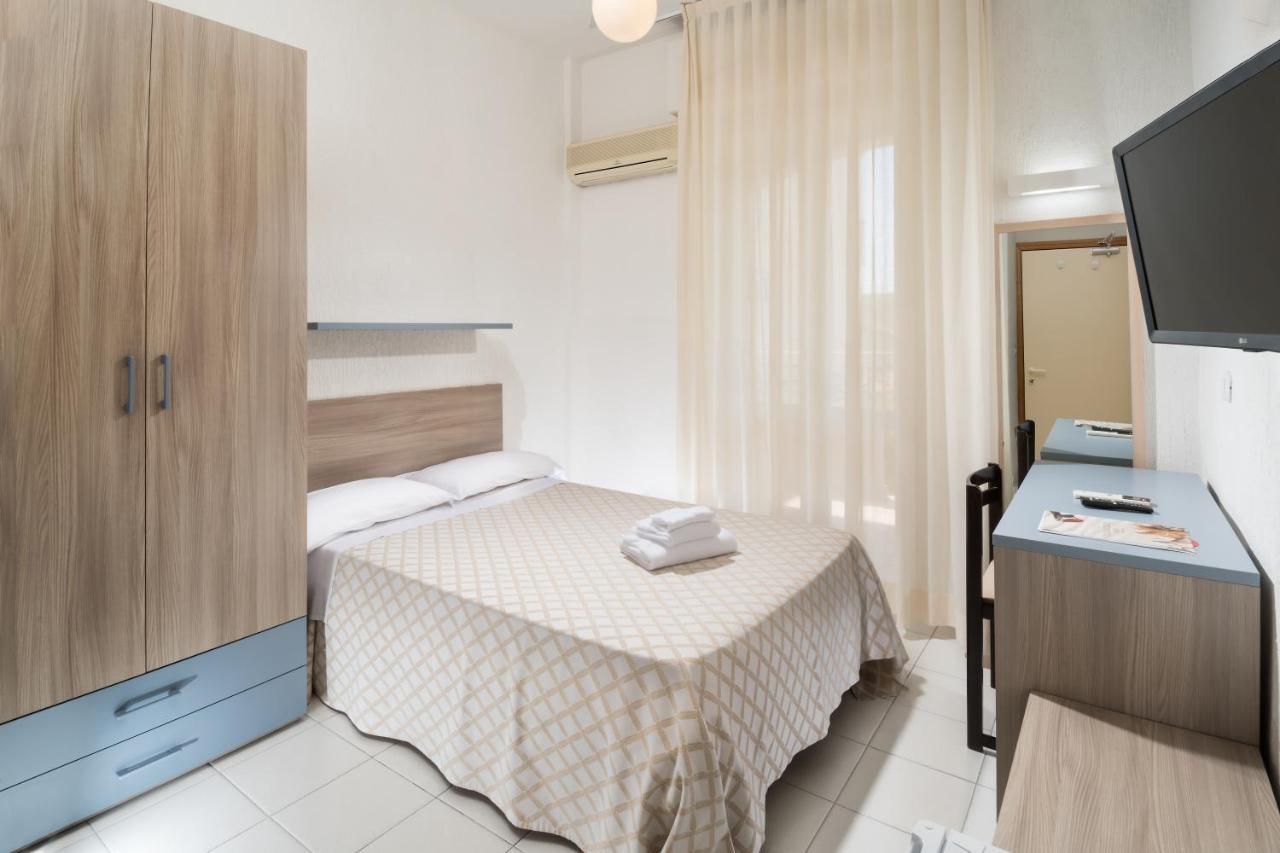 Hotel Continental Католика Екстериор снимка