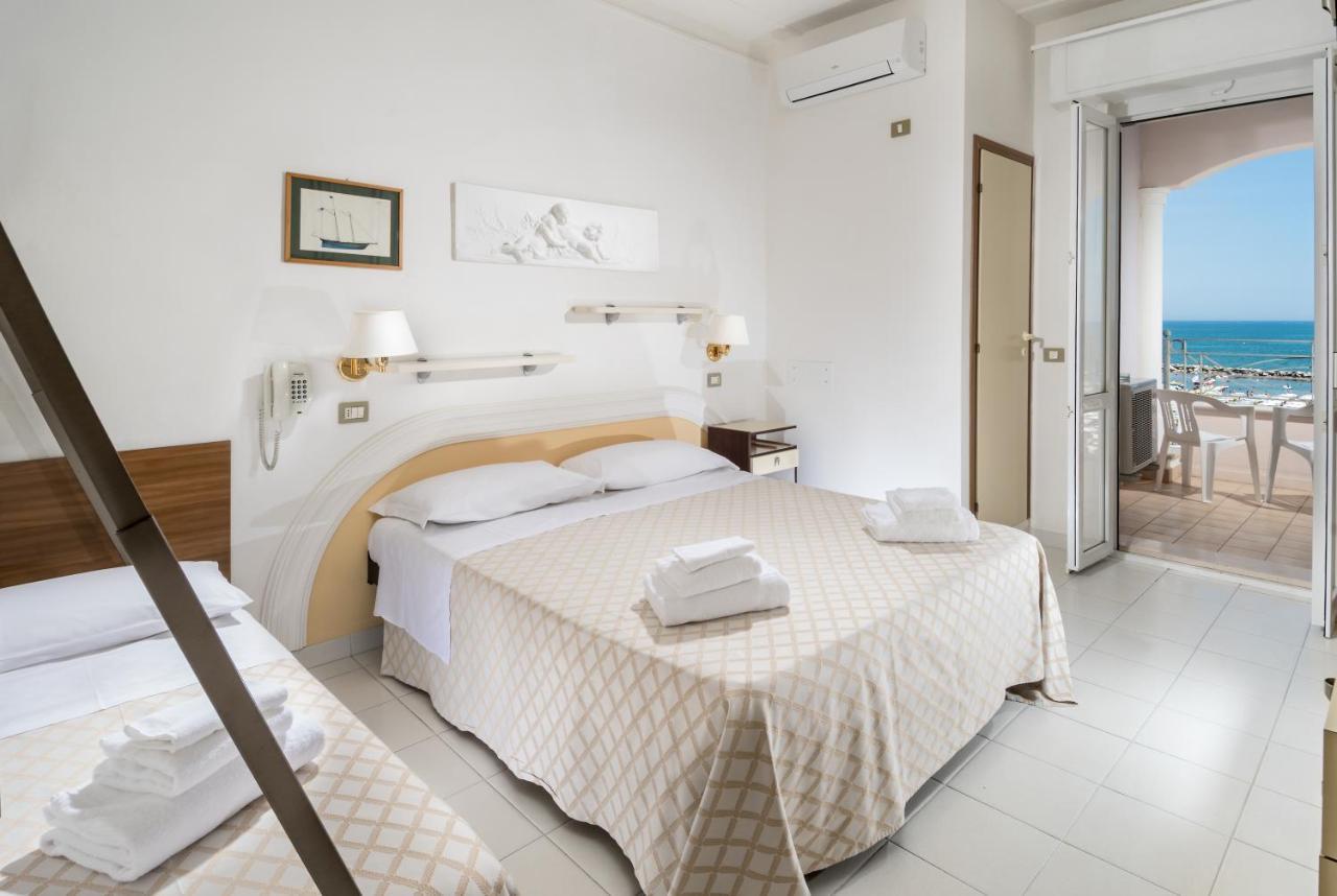 Hotel Continental Католика Екстериор снимка