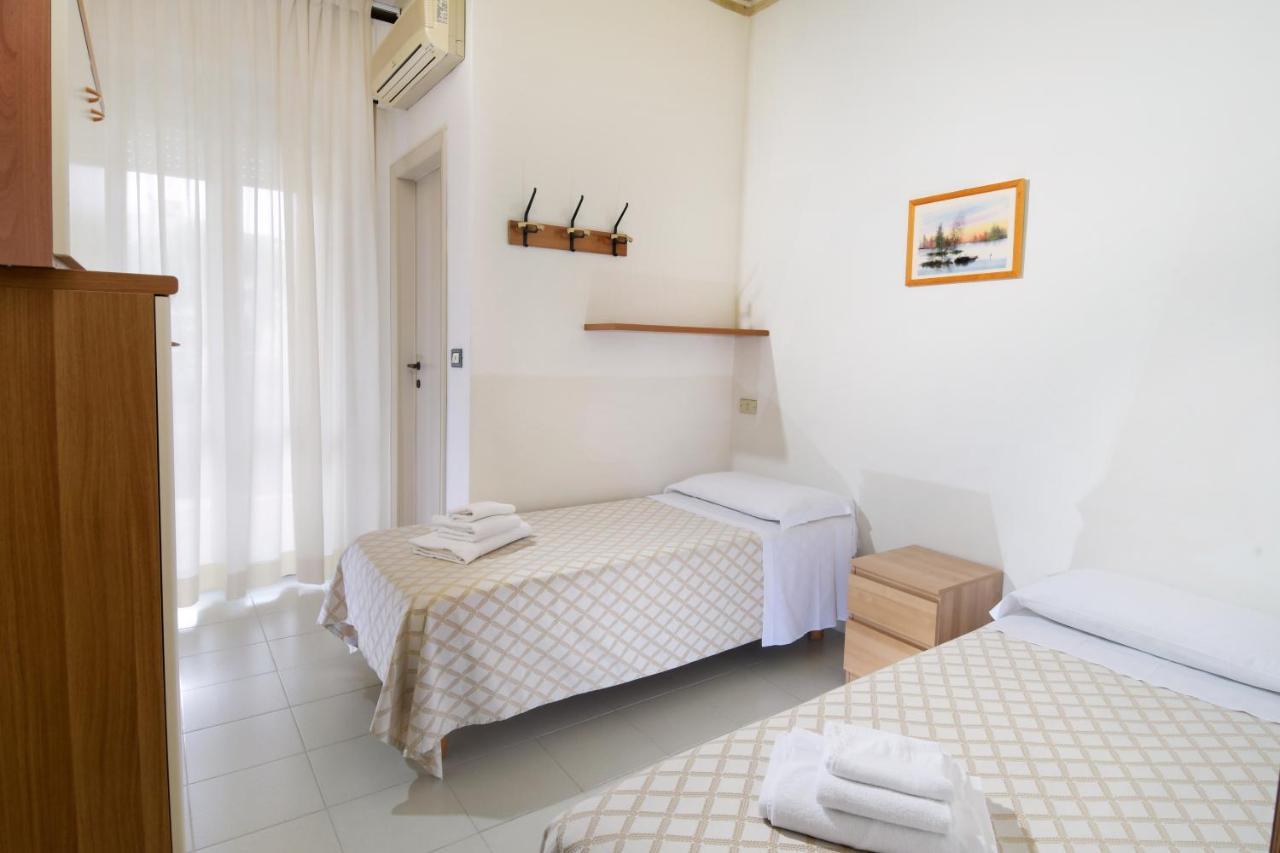 Hotel Continental Католика Екстериор снимка