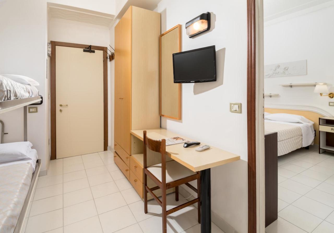 Hotel Continental Католика Екстериор снимка