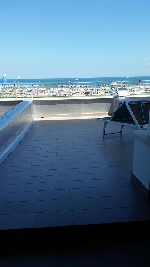 Hotel Continental Католика Екстериор снимка